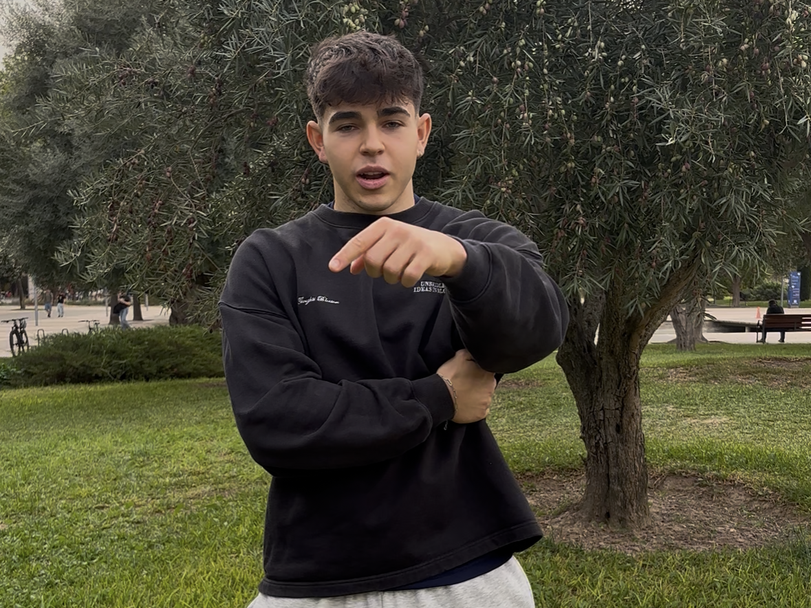 Álvaro Peña Vidaña en la sesión de fotos del equipo Dark Phoenix